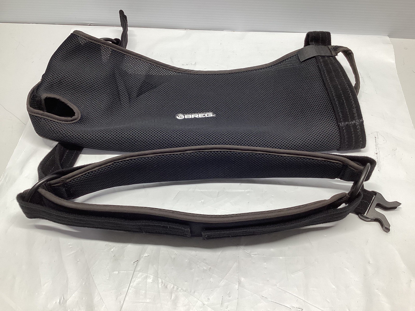 Breg Arm & Shoulder Brace SlingShot 2 Black 18 inches New