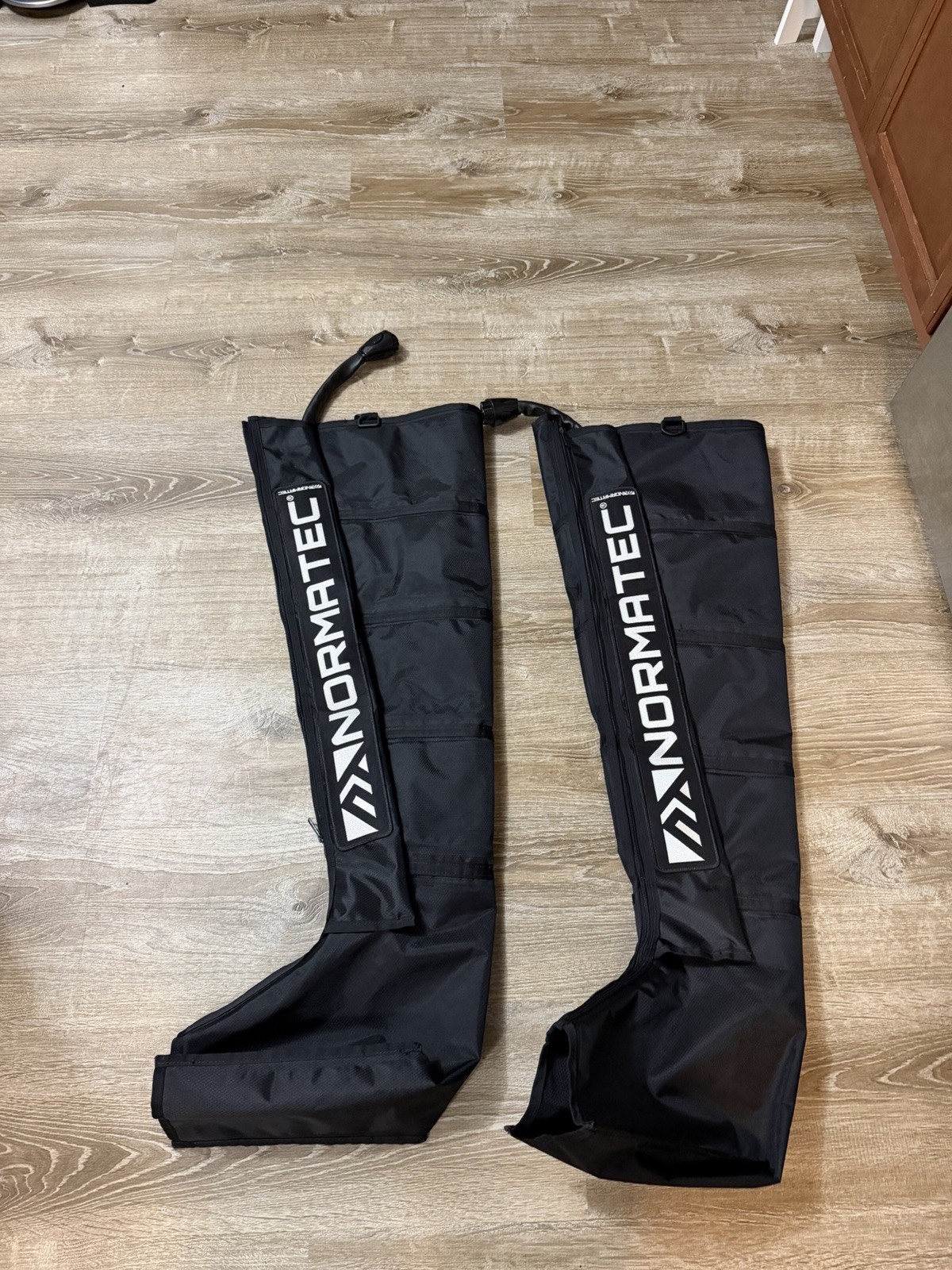 Normatec 2 Compression Leg Boots Only (39 Inches)!!