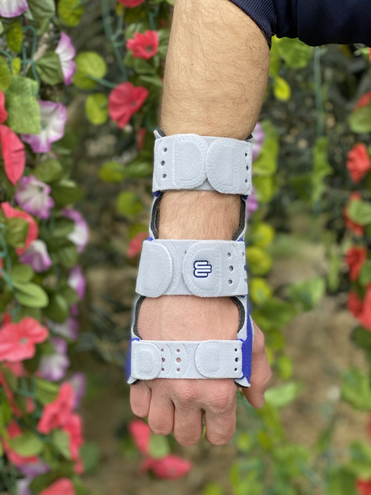 Bauerfeind Manuloc Wrist Stabilizing Support Size 1 Right Or Left Carpus Joint