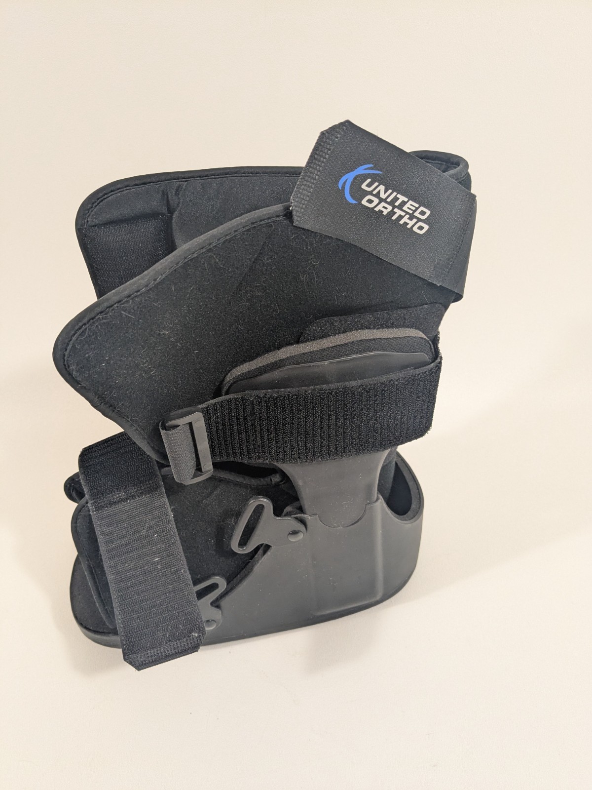 United Ortho USA14115 Short Air Cam Walker Fracture Boot Black Small SM Boot