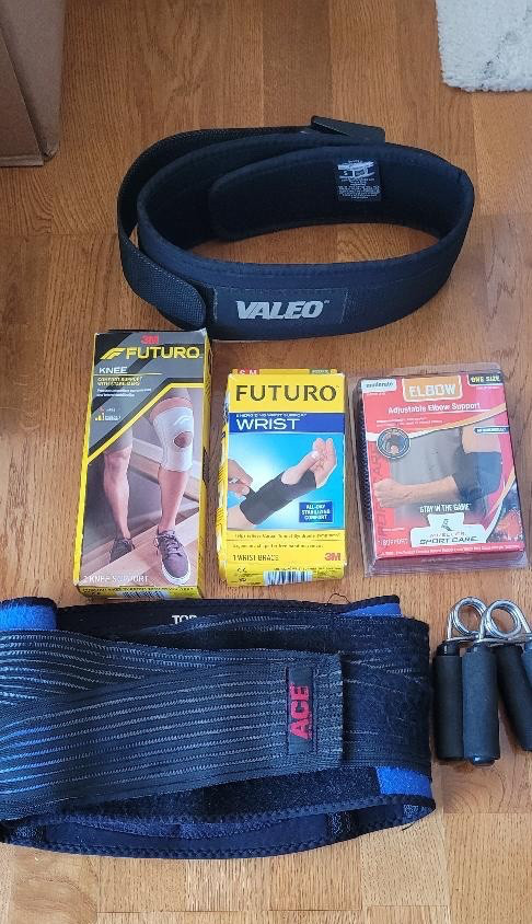 FUTURO Performance Knee Support Brace, WRISTsupport, elbow support & back braces