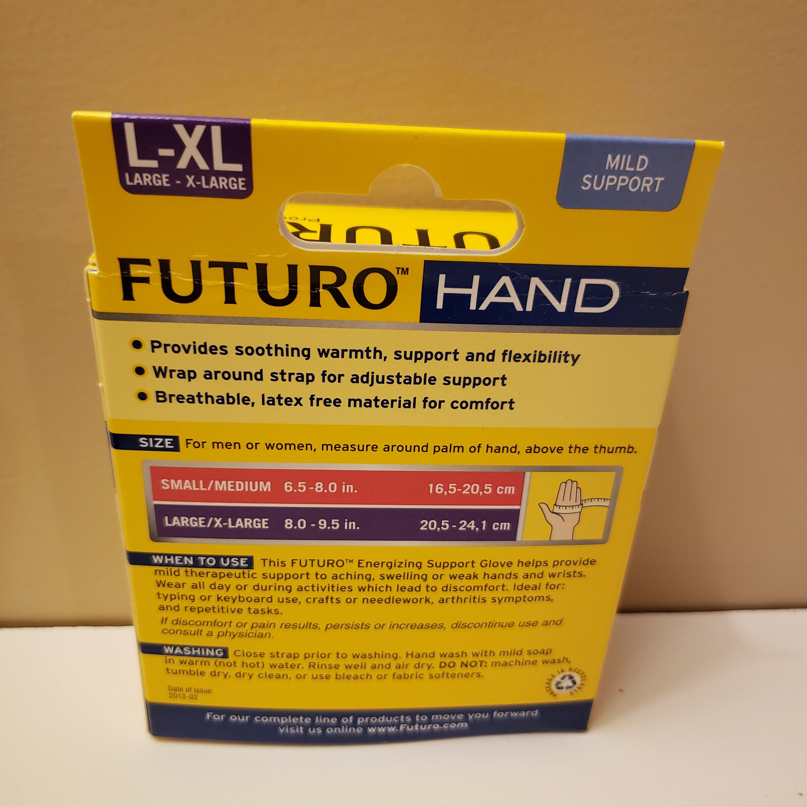 3M Futuro Energizing Support Glove Right/Left Large/XL Beige Reversible