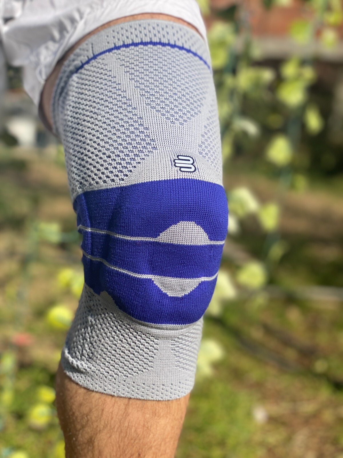 Bauerfeind GenuTrain Size 3 Knee Joint Brace Patella Support ACL Meniscus Hinge