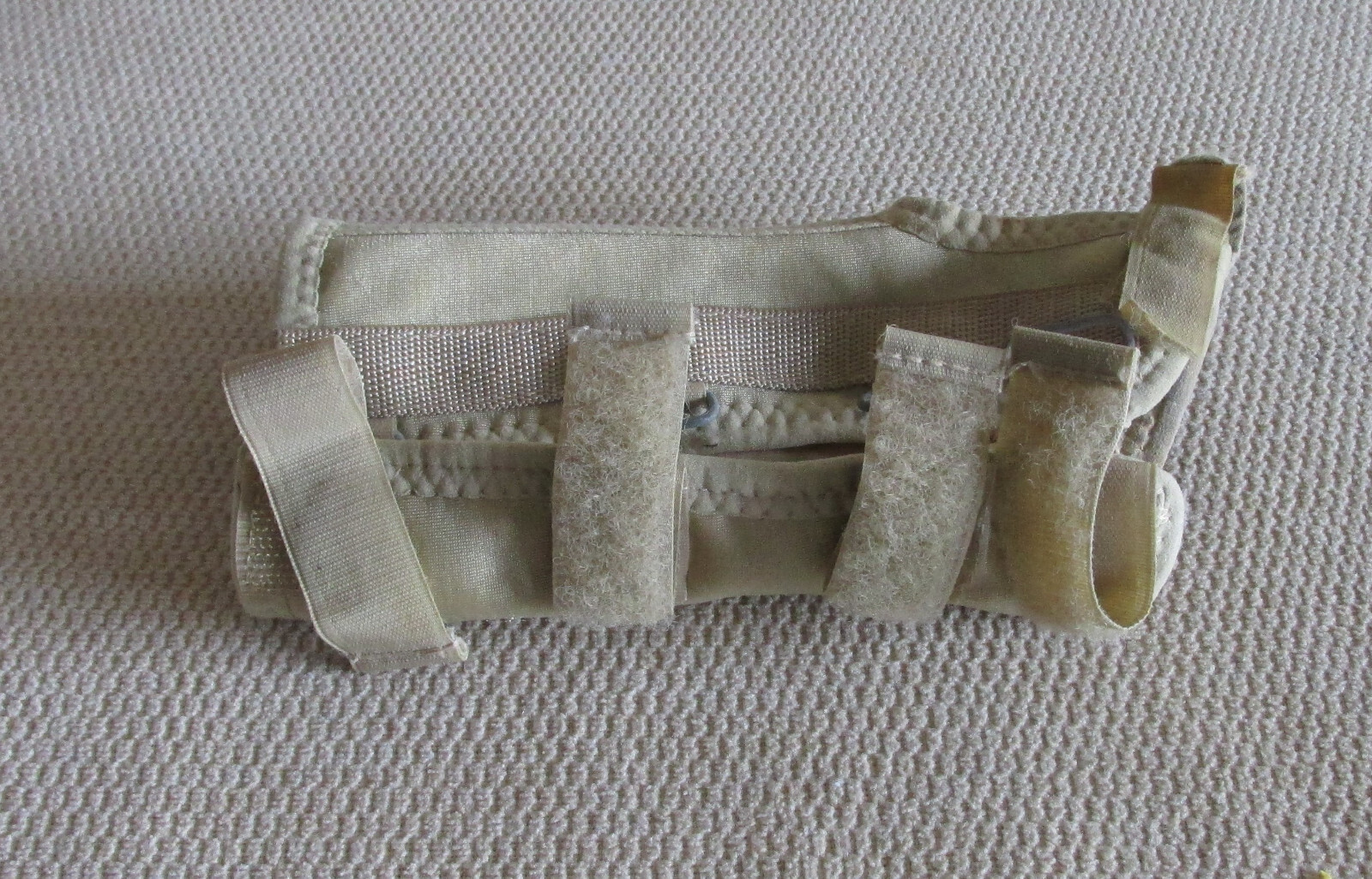 Wristband: Medical, Beige, 7 inches x 4 inches