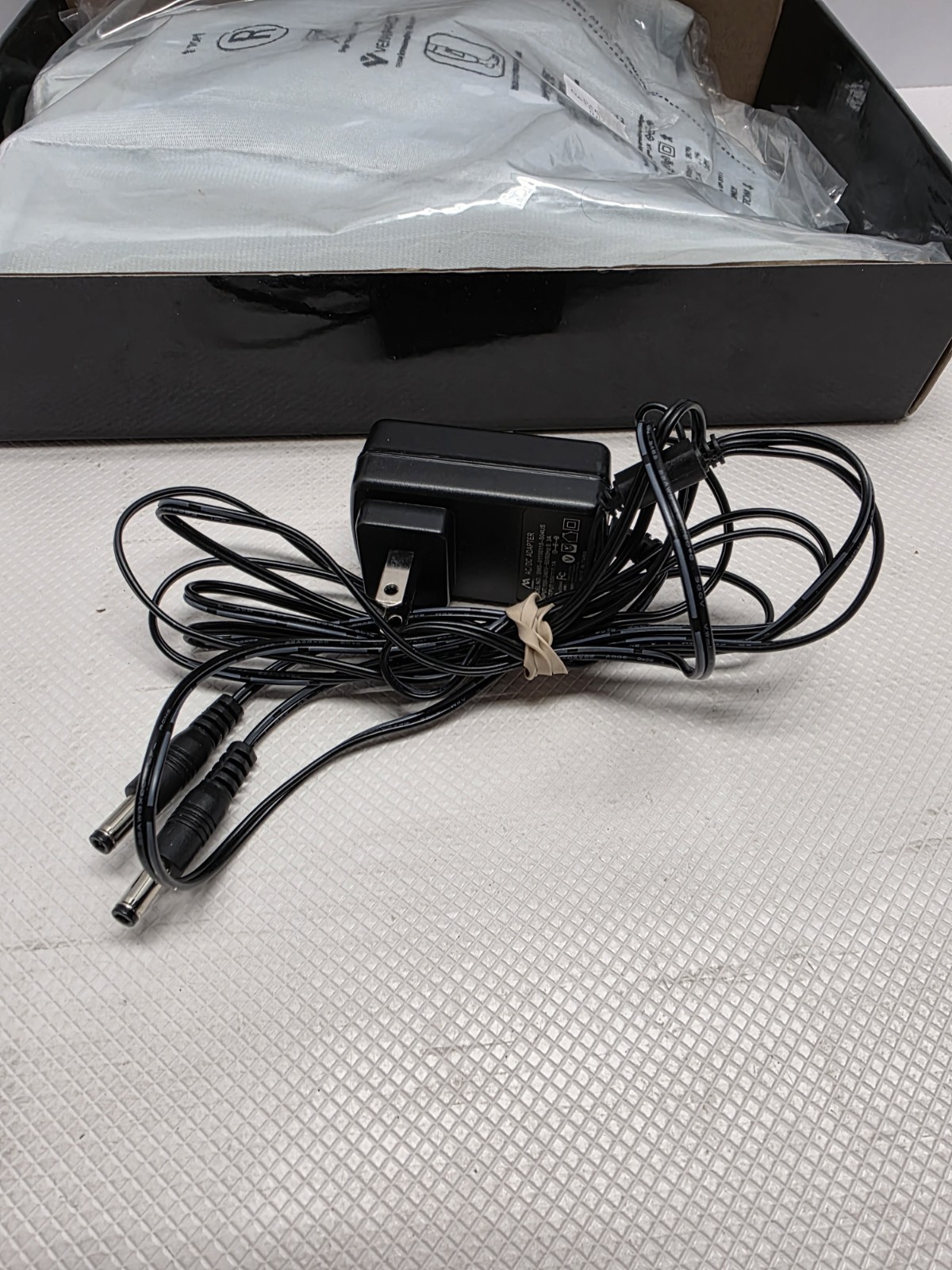 VenaPro Portable DVT Compression Therapy System DJO Global w Sleeves Charger