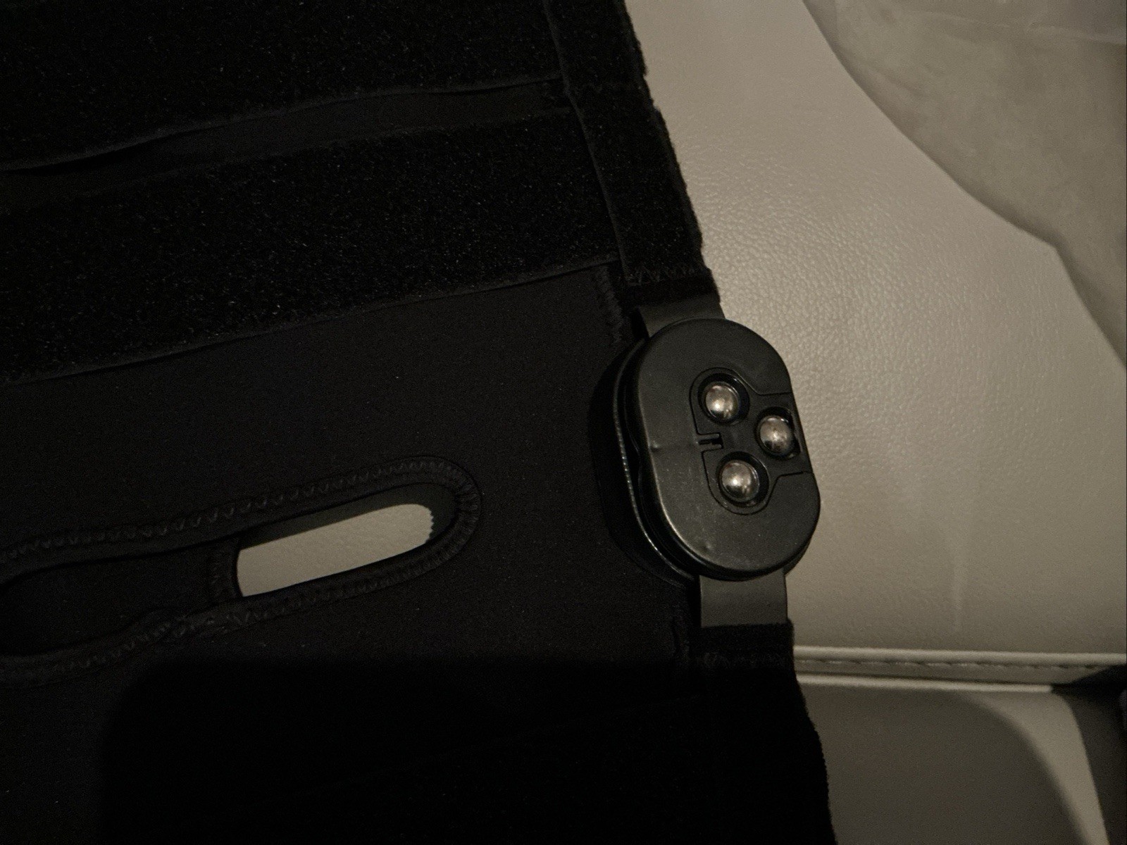 New ComfortlandCK-111-5 Hinged Knee Brace XLarge Adjustable Black Stabilization