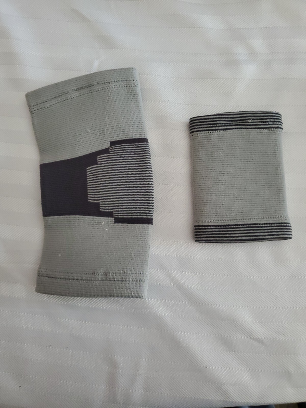 Flex Evo Elbow Compression Sleeve & Wrist Support System Gray Small