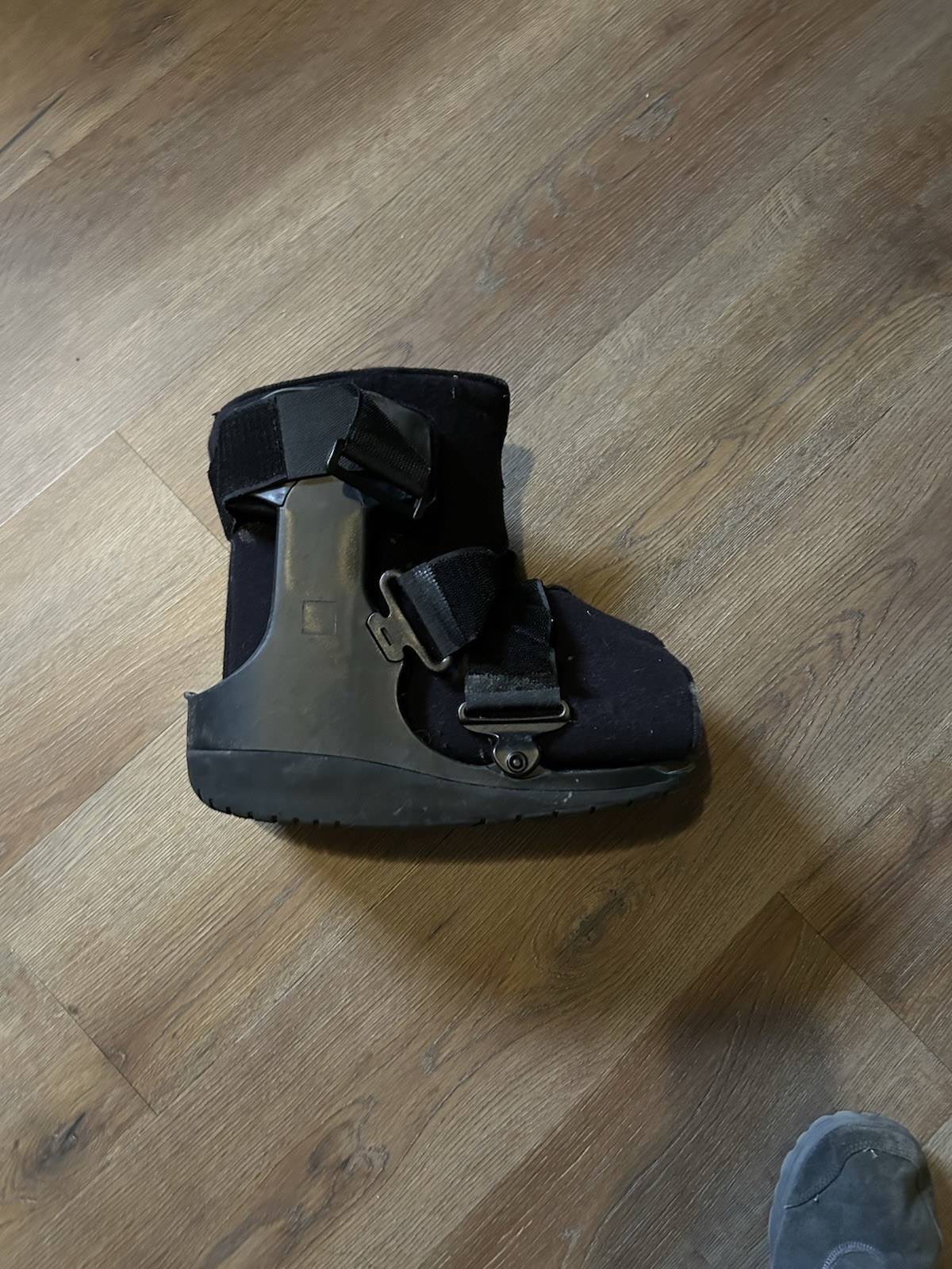 ANKLE RIGHT FOOT BOOT BRACE UNISEX Size Medium 8-10 Black Removable Cast