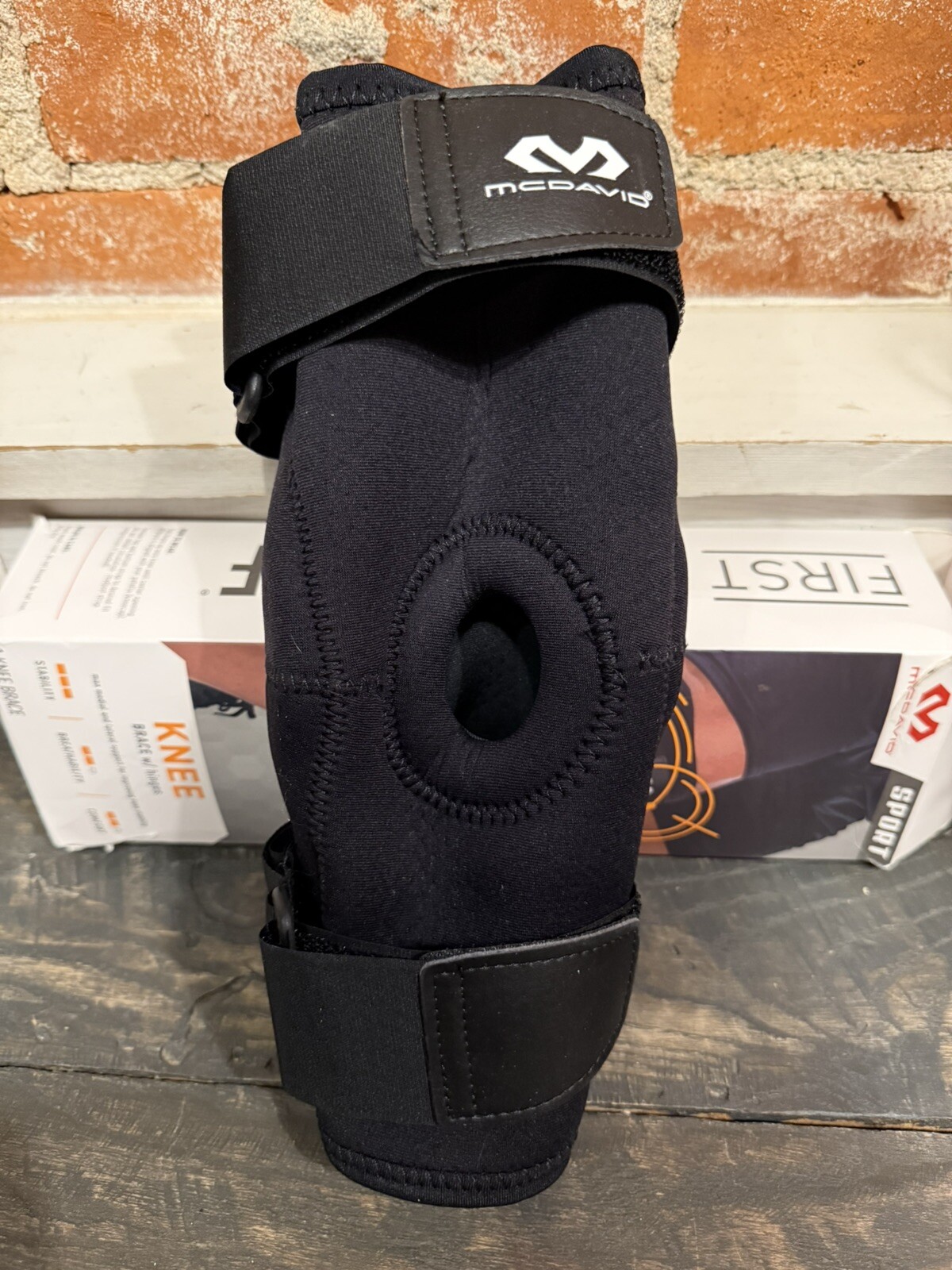 McDavid Knee Brace w/ Polycentric Hinges & Straps Size S/M NEW! FAST SHIPPING!
