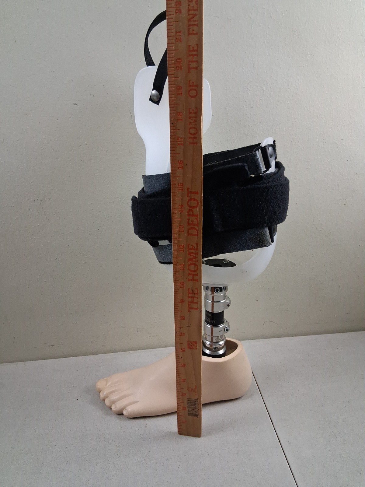 Transtibial Prosthetic Leg Assembly Left Flo Tech O & P APC Coupling Sz 10 Foot