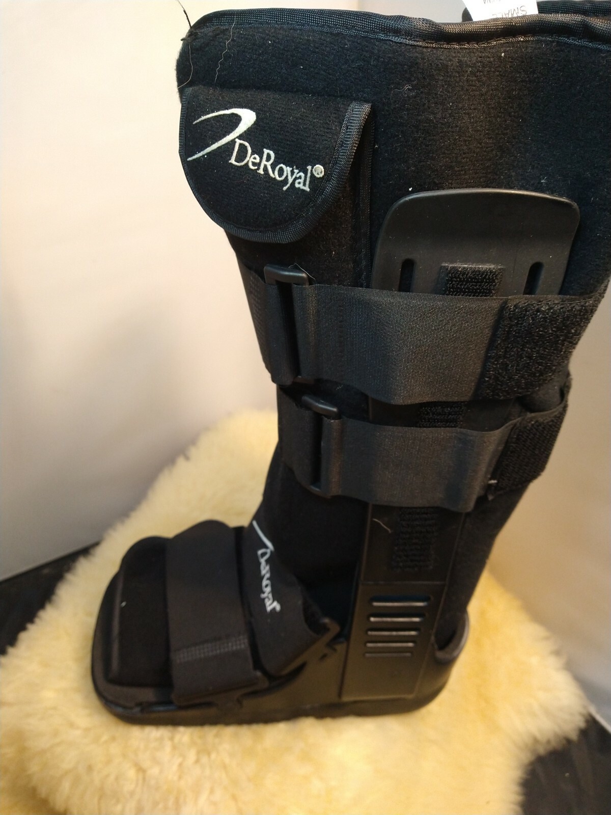 DEROYAL MEDICAL WALKING AIR CAST BOOT LEG ANKLE BRACE w/AIR PUMP SIZE SMALL