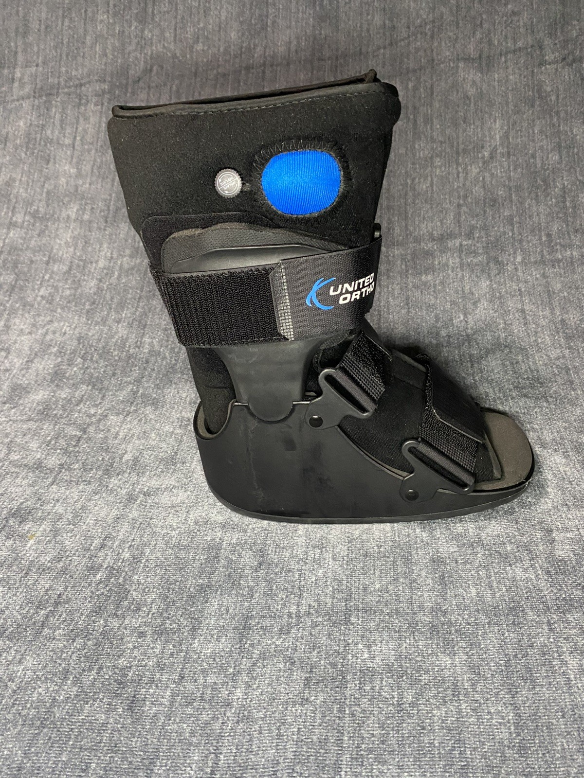 United Ortho USA14115 Short Air Cam Walker Fracture Boot, Small, Black 001