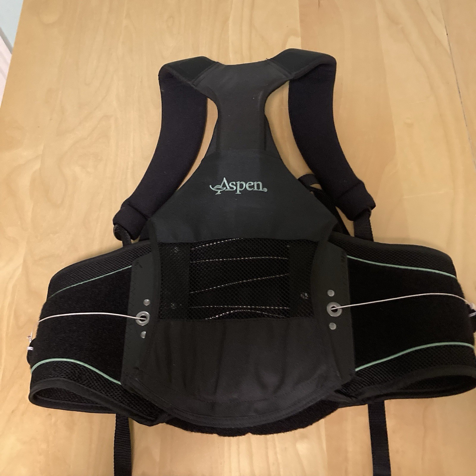 Aspen Summit 456, Adjustable Back Brace Support Padded Size Medium