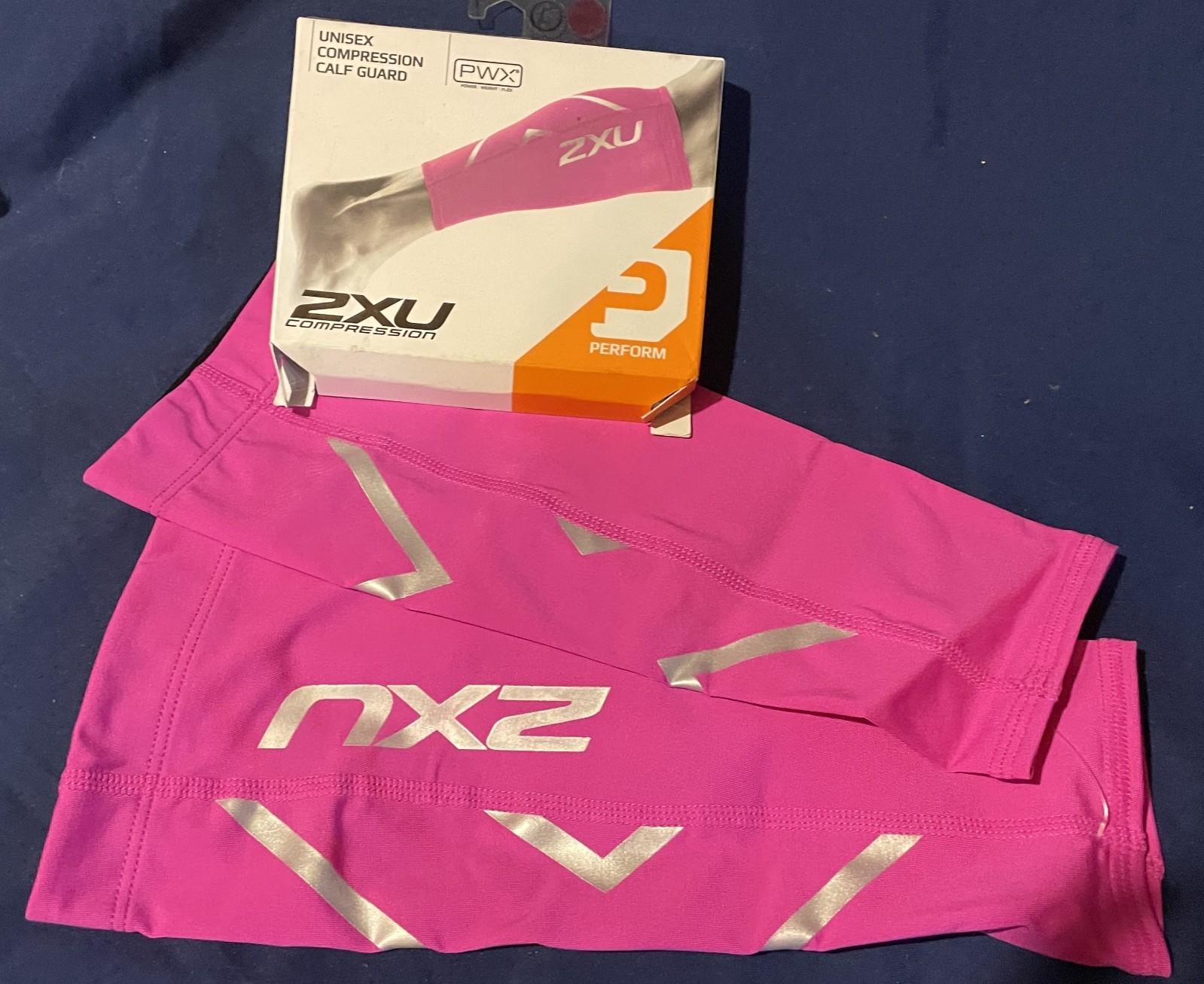 2XU PWX Pair Of pink Compression Calf Guard Calf Sleeves Size Large Unisex New