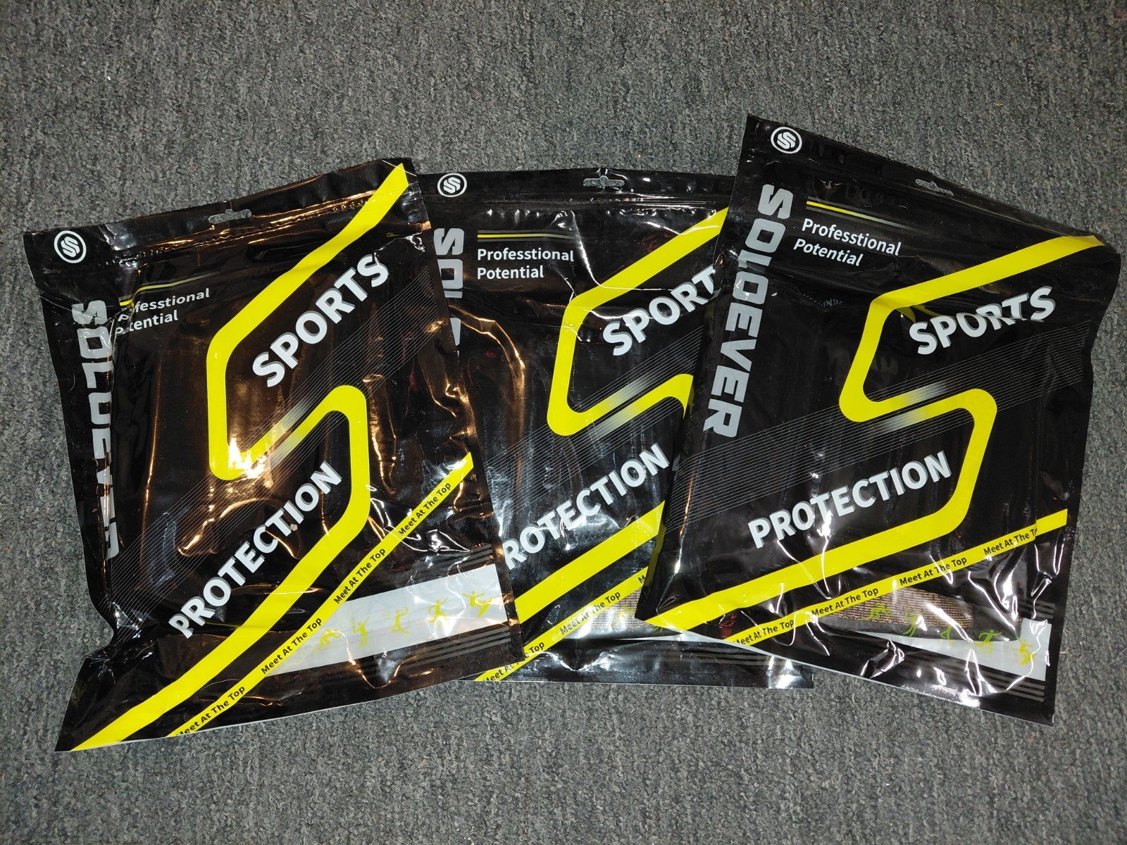 Soloever Shoulder Brace for Men/Women Adjustable Color Black New In Pack Lot 3