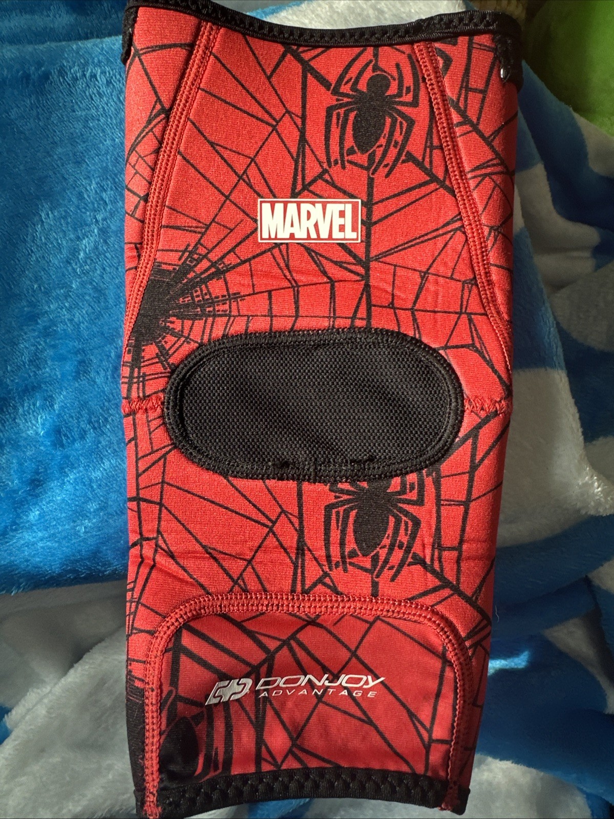 Donjoy Advantage Marvel Spiderman Patella Knee Sleeve, YOUTH, Mild Support, NEW