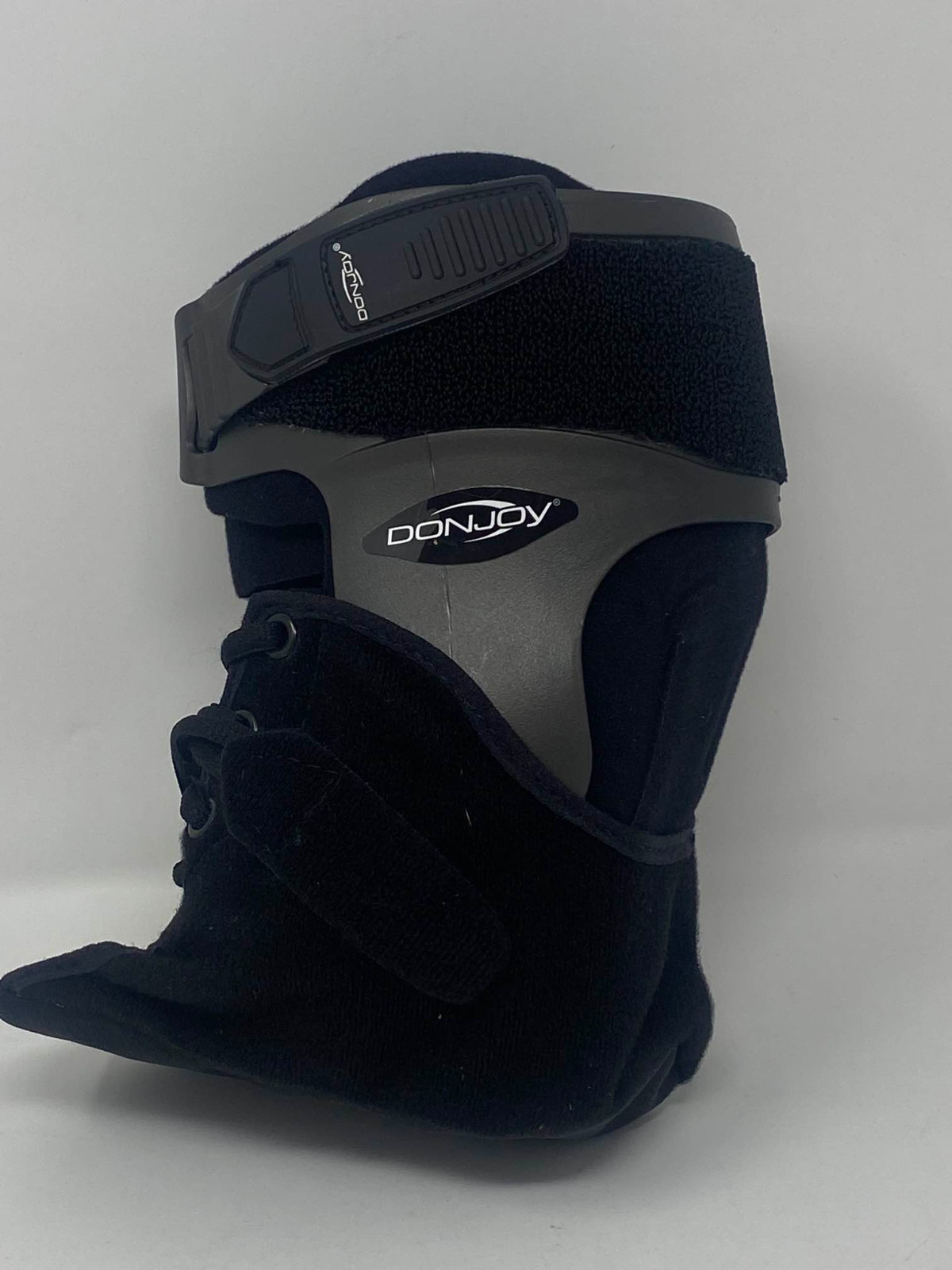 DonJoy Velocity Extra Support Right Foot Ankle Brace Size Extra Small for Youth