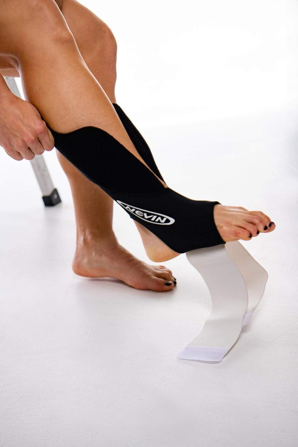 Nevin Ankle Support Double Strap Design – Small – Black