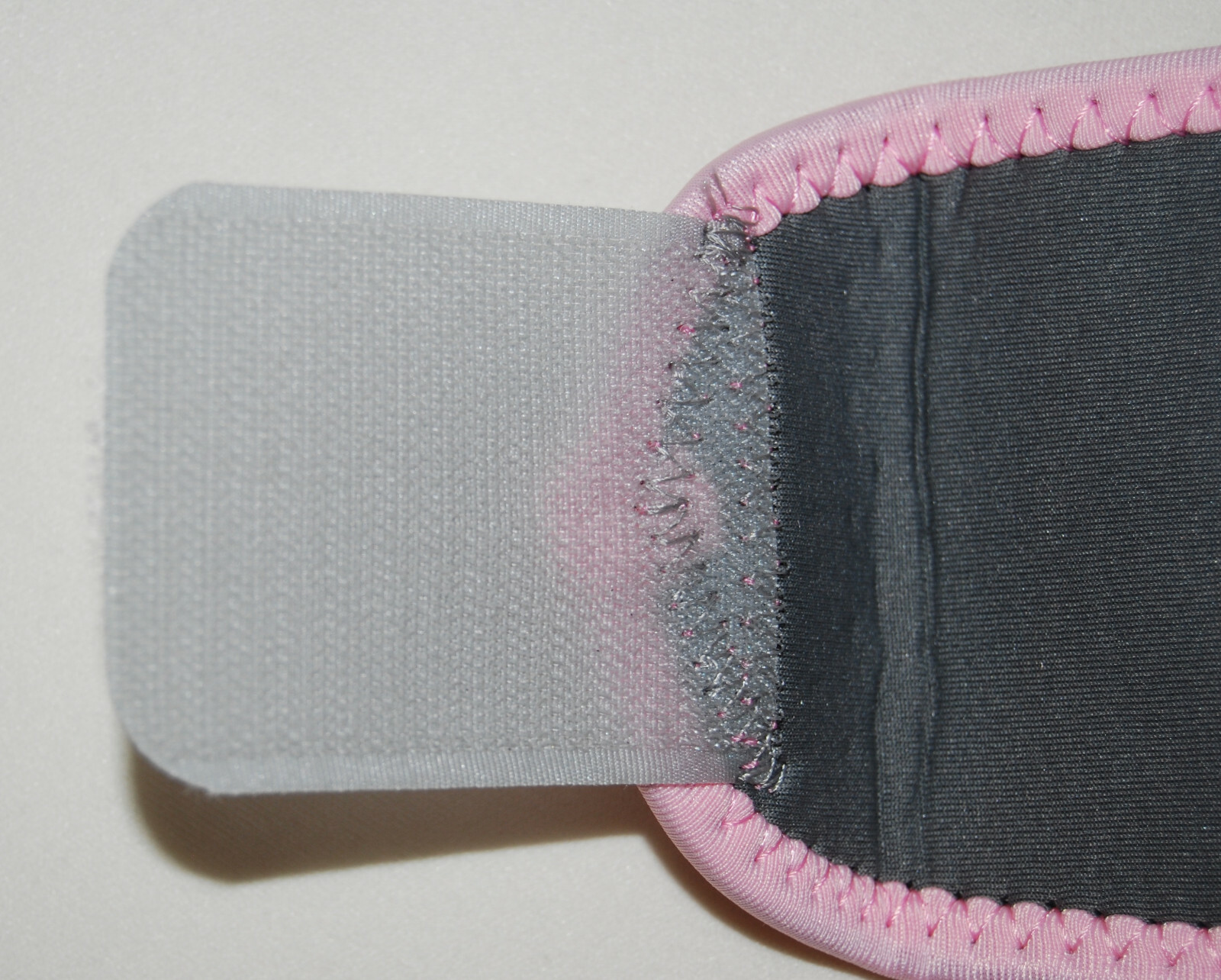 New 2-Pack Pink Compression Wrist Wraps for Pain Relief OSFM