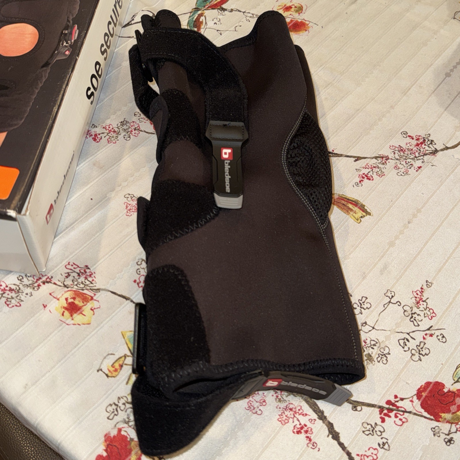 Bledsoe OA Impulse TriTech Medial OA Right Knee Brace Black Size Medium