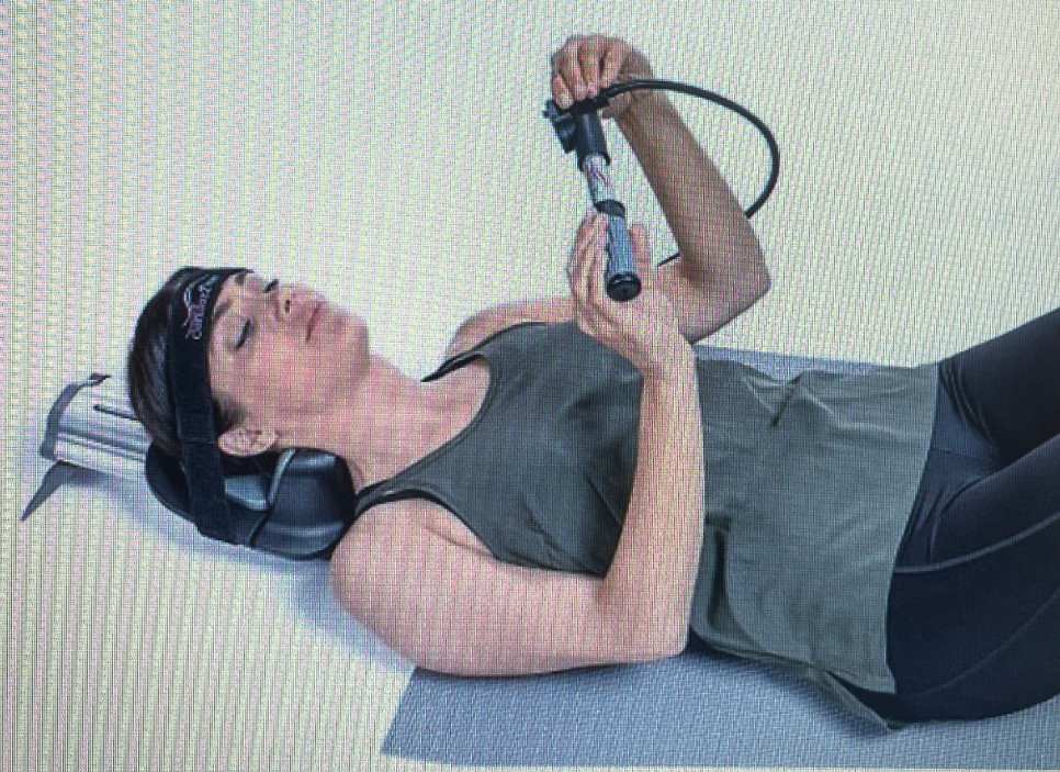 COMFORT TRACK, WCT89388, Pneumatic Neck Therapy, Clean & Excellent Condition