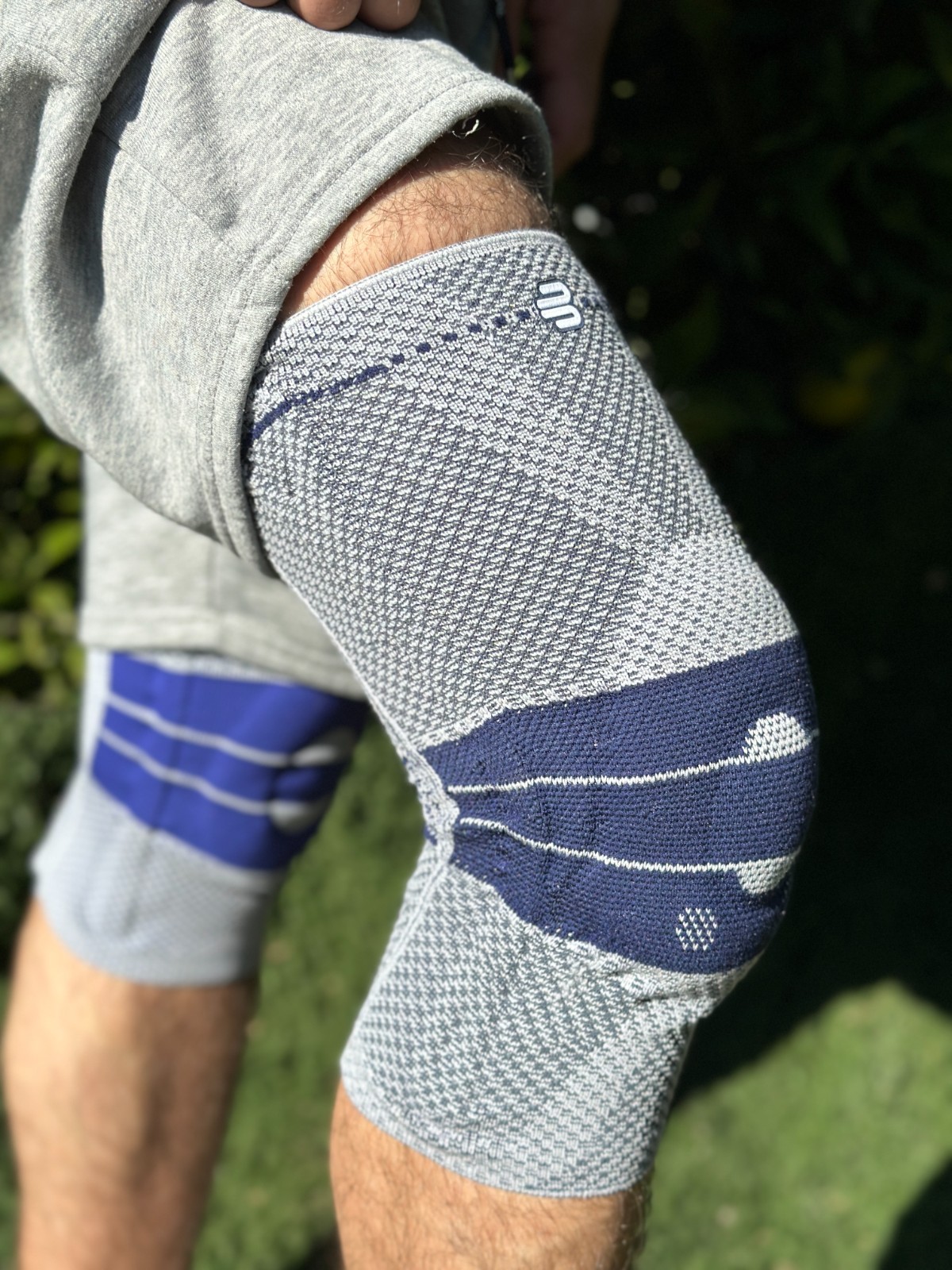 Bauerfeind GenuTrain Size 3 Comfort Knee Joint Brace Patella Support Sleeve ACL