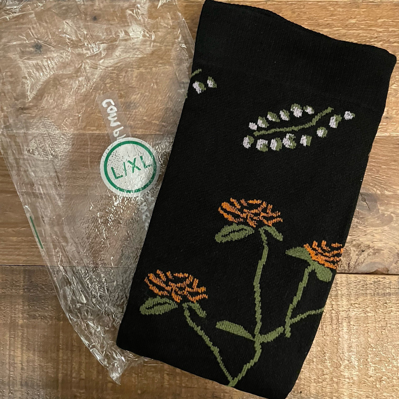 NEW 2 Pair Womens L/XL Compression Socks Walking Stockings Boho Floral Lot