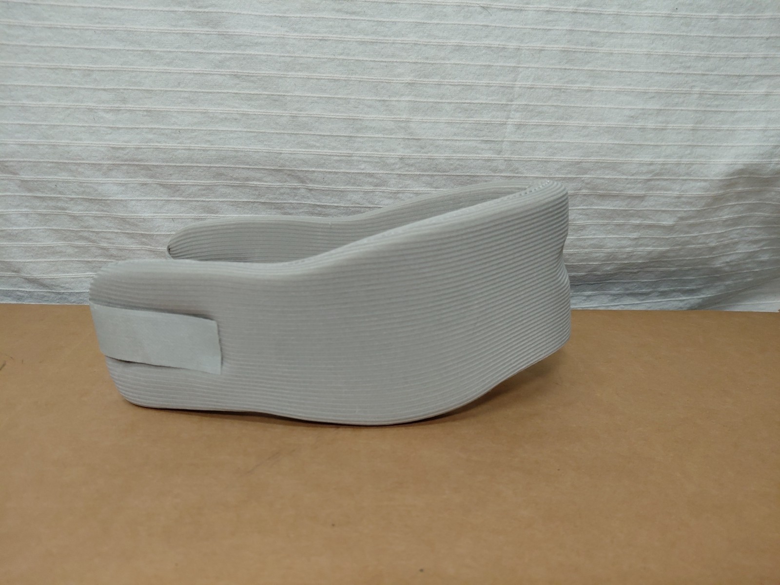 Adjustable Neck Brace Soft Foam Cervical Collar Neck Pain Relief NWOT