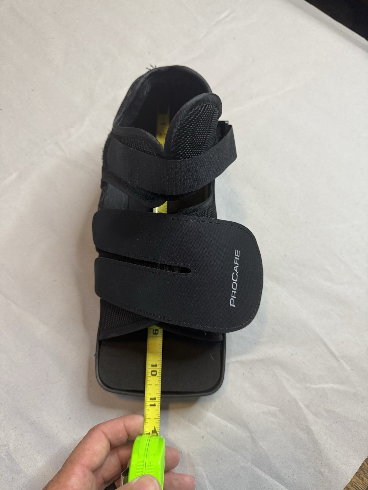 ProCare Squared Toe Post-Op Shoe Size: MEDIUM ( Wear on the left or right )