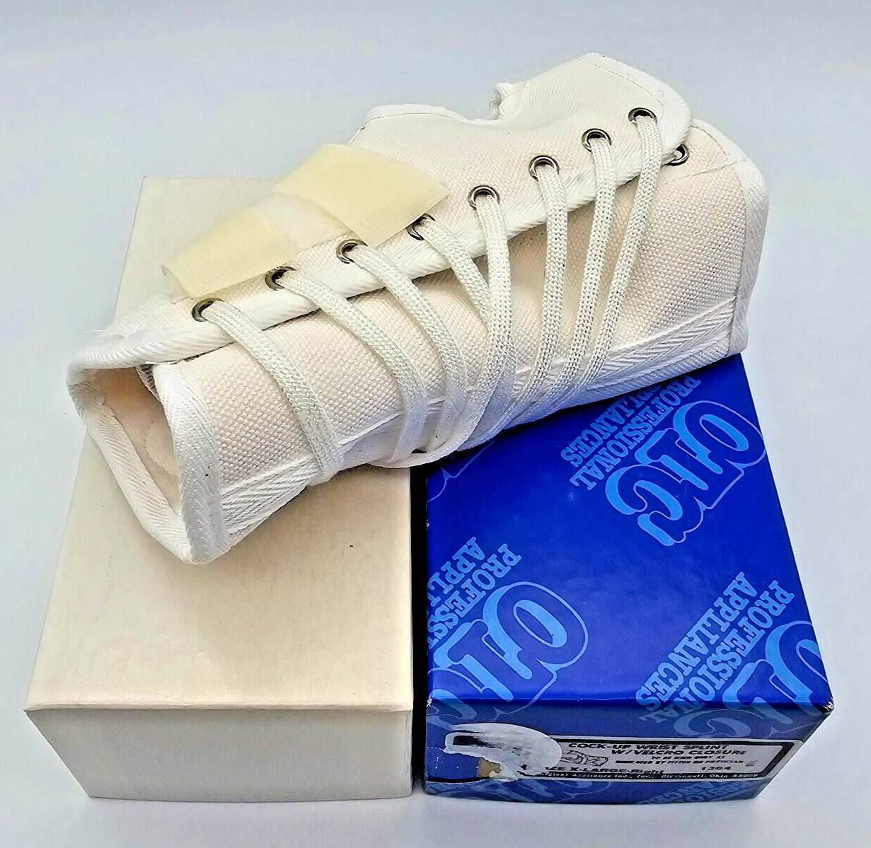 OTC Wrist Brace Right Hand Cock Up Splint Support Canvas Adjustable XL White