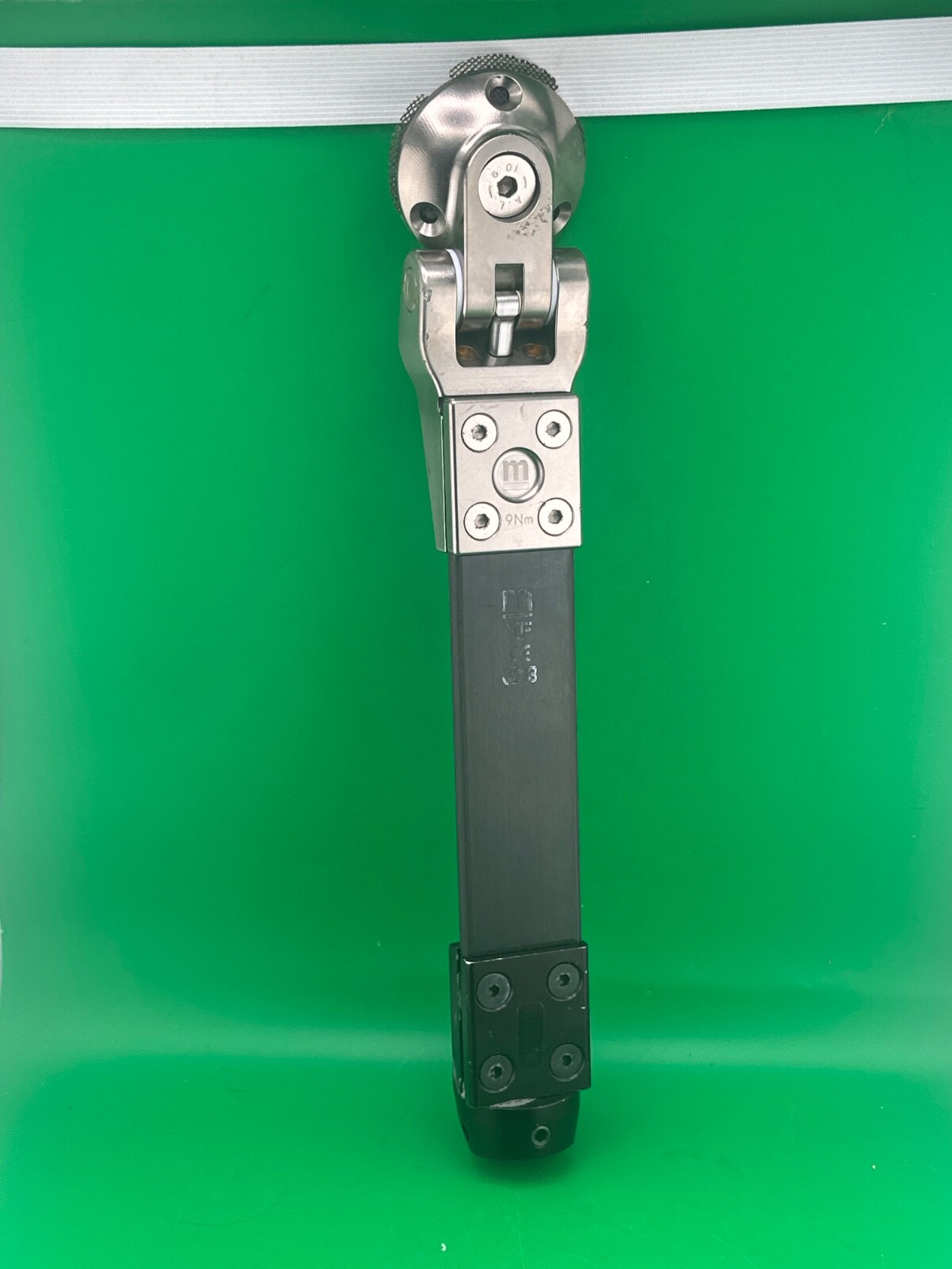 Medi prosthetic hip. Prosthetic external hip.