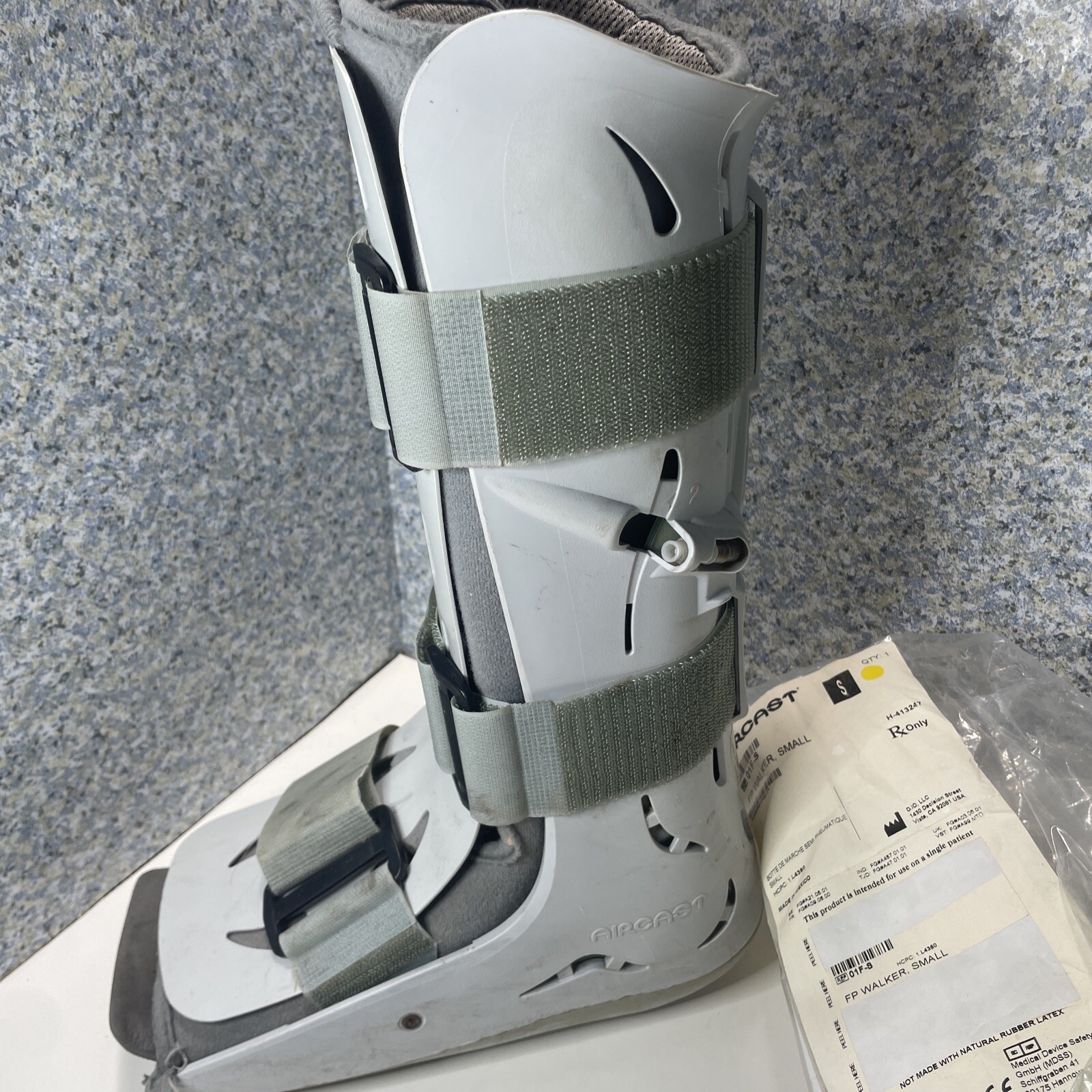 AIRCAST Walker Walking Boot Foam Pneumatic Small with Pump