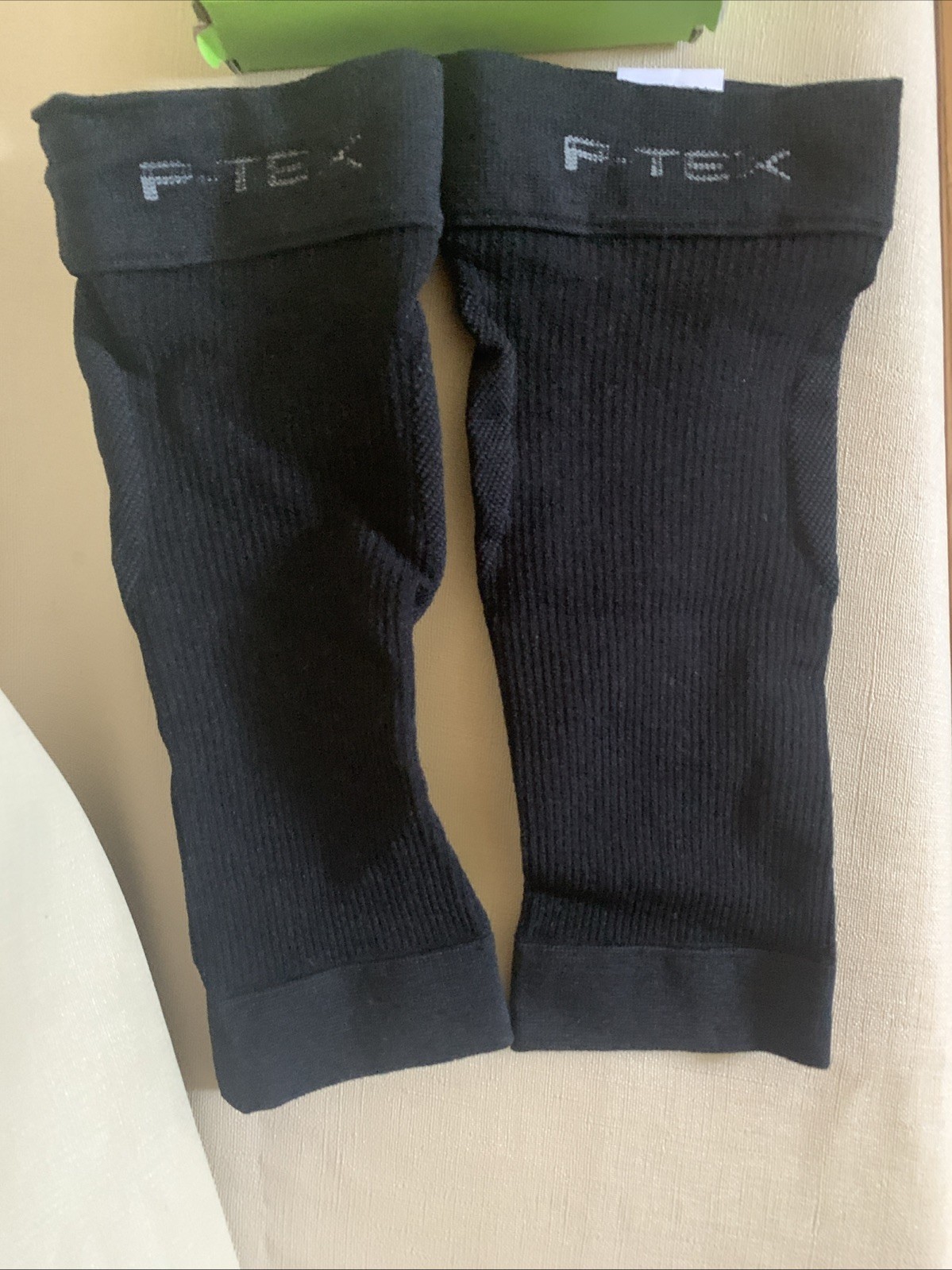 P-TEX ** KNIT COMPRESSION CALF SLEEVES **P-TEXC400” Small Pair **BLACK*NEW**