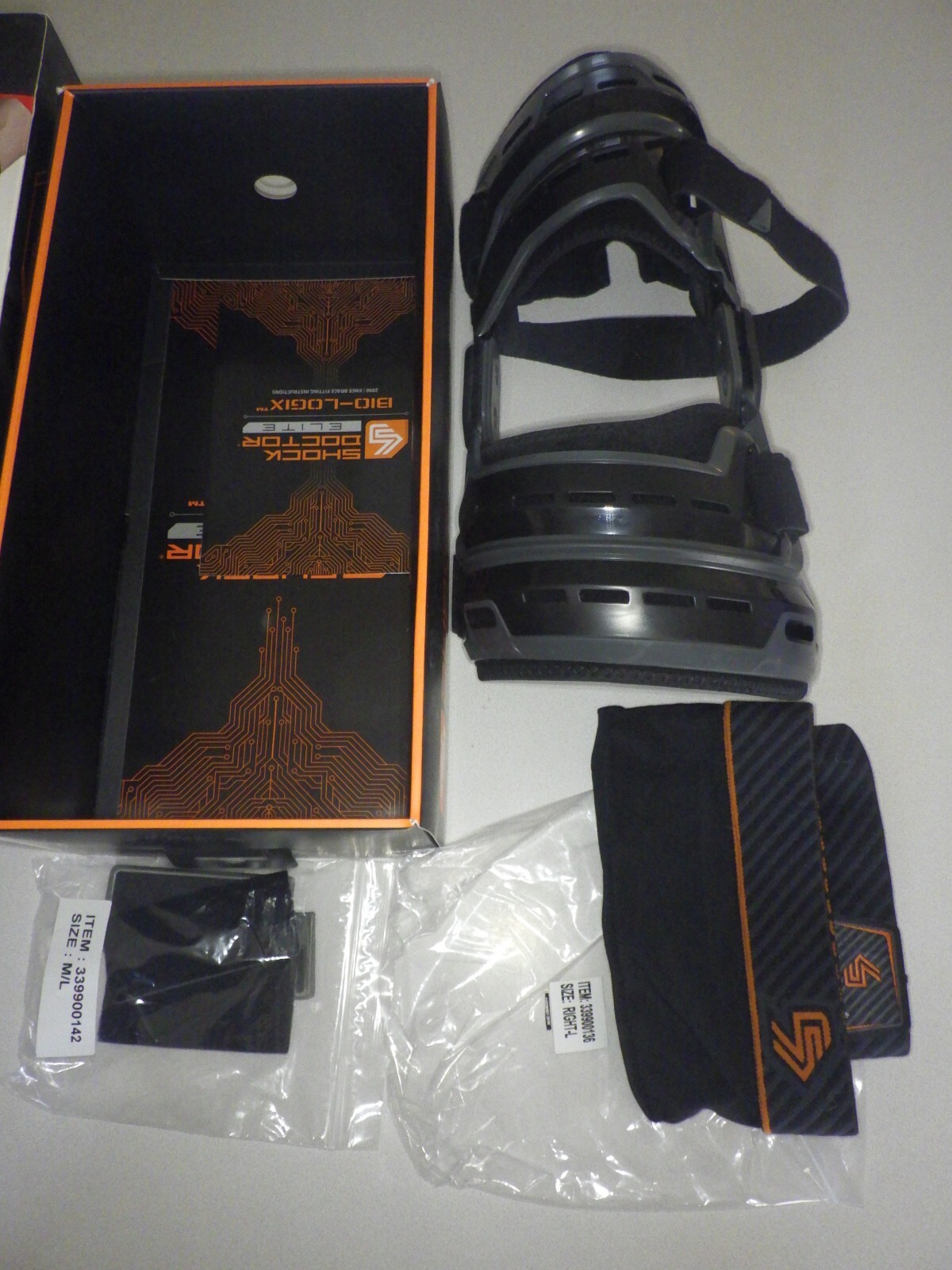 Shock Doctor Bionic Knee Brace with Compression Sleeve BIO-LOGIX Hinged Right L