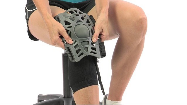 DONJOY REACTION® AMBIDEXTROUS KNEE BRACE