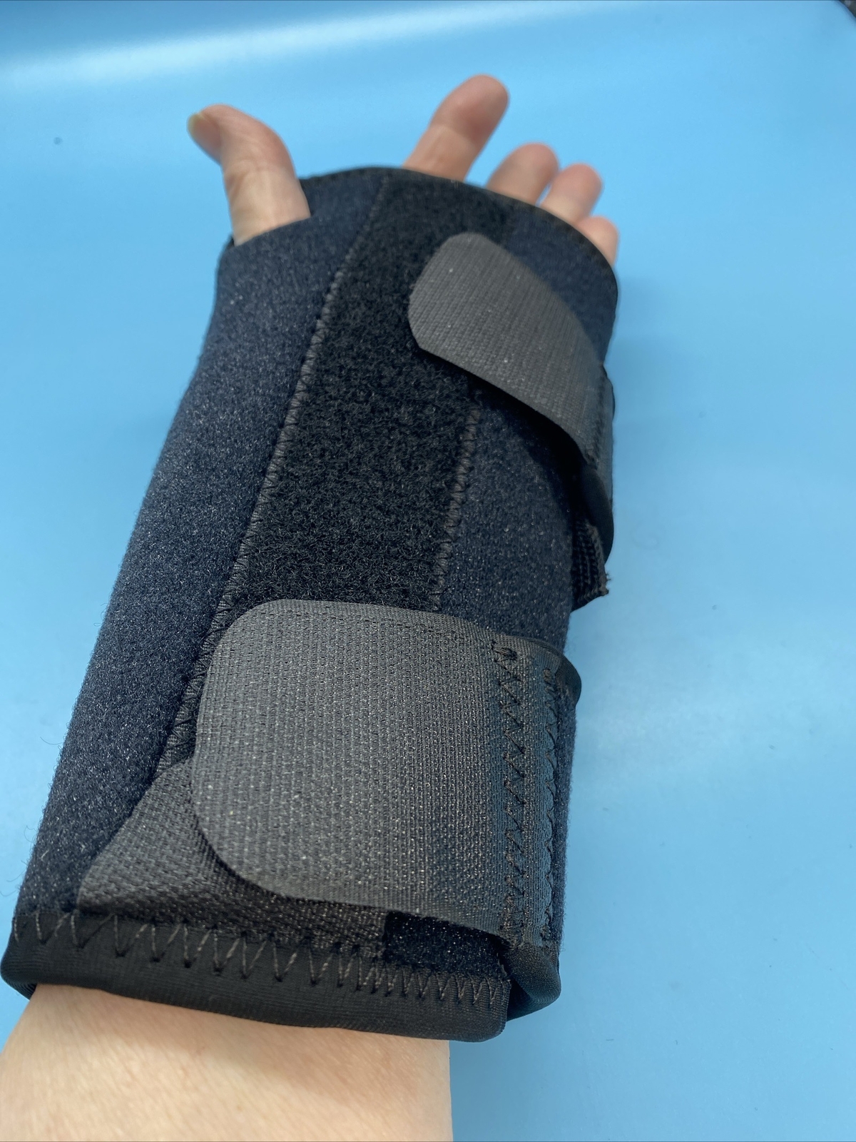 Universal Wrist Support LEFT Hand Black Adjustable w/Removable Metal Splint New