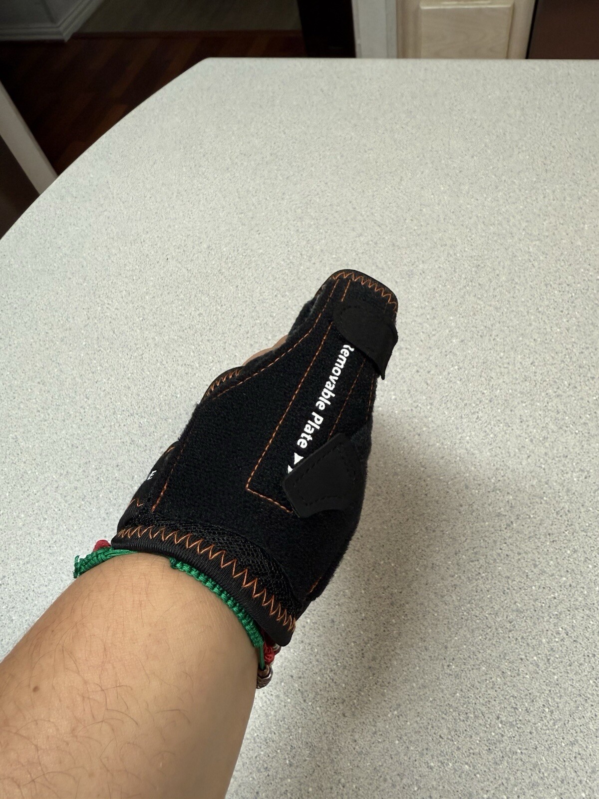 Curecare Adjustable Thumb Brace with Strap – CMC MCP Joint Splint One Size Left