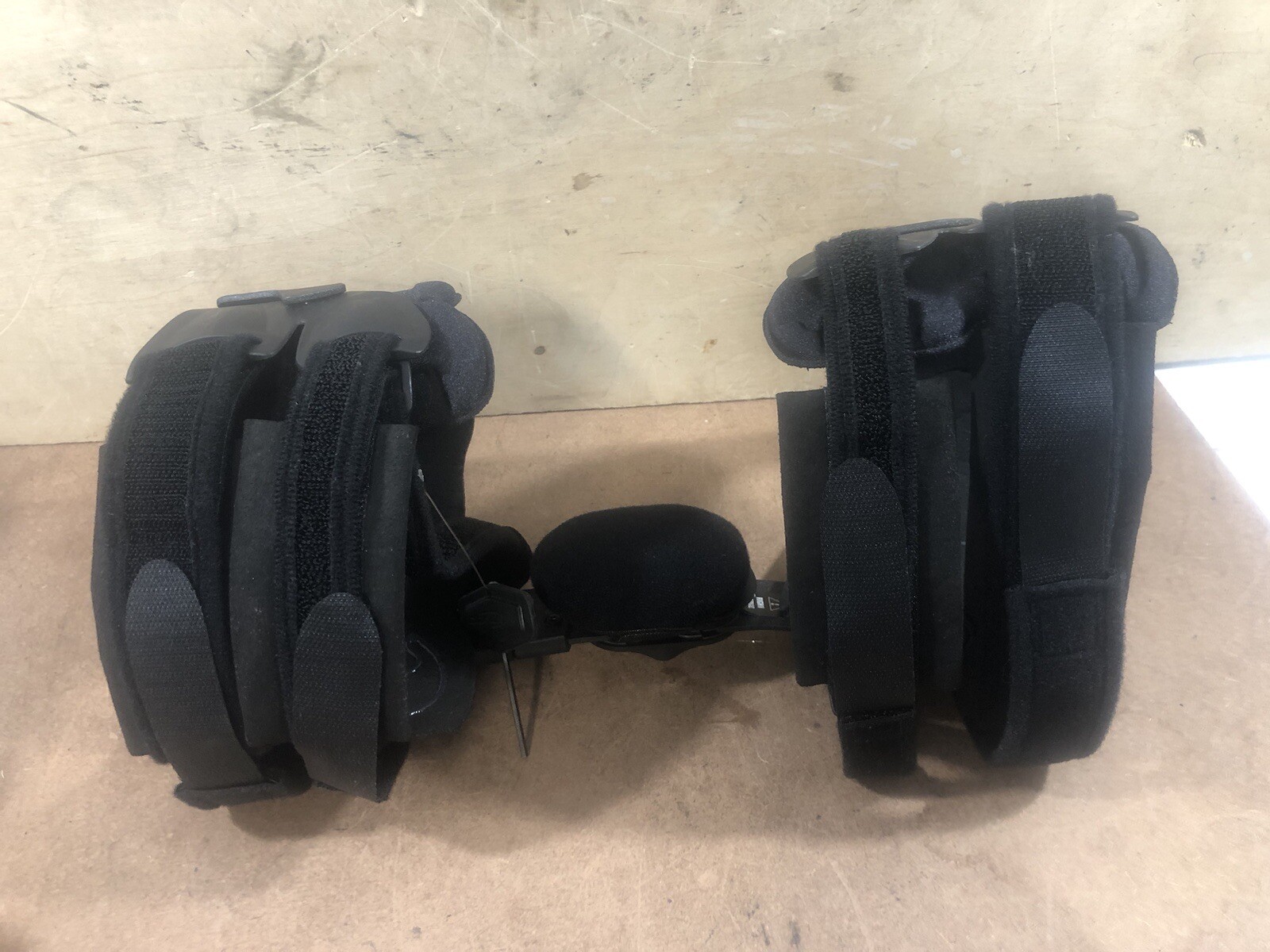 Donjoy 3DF XL Right Medial Knee Brace PreOwned
