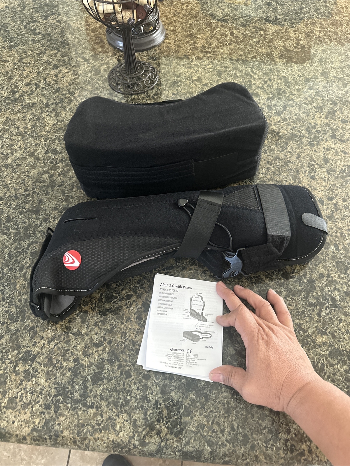 Breg Arc 2.0 With Pillow, One Size Fits Most, Buckle Closure- Black AE050410