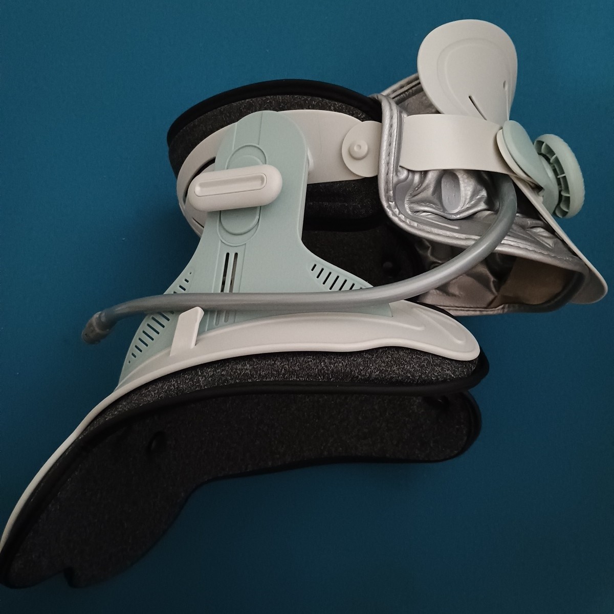 Twinklepoch Cervical Neck Traction Device Brace Adjustable Hand Pump JQAH-8
