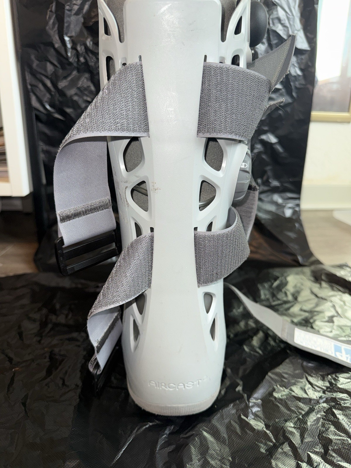 Adjustable Bunion Corrector with Air Pump and Silicone Inner Pad Right Foot Smal