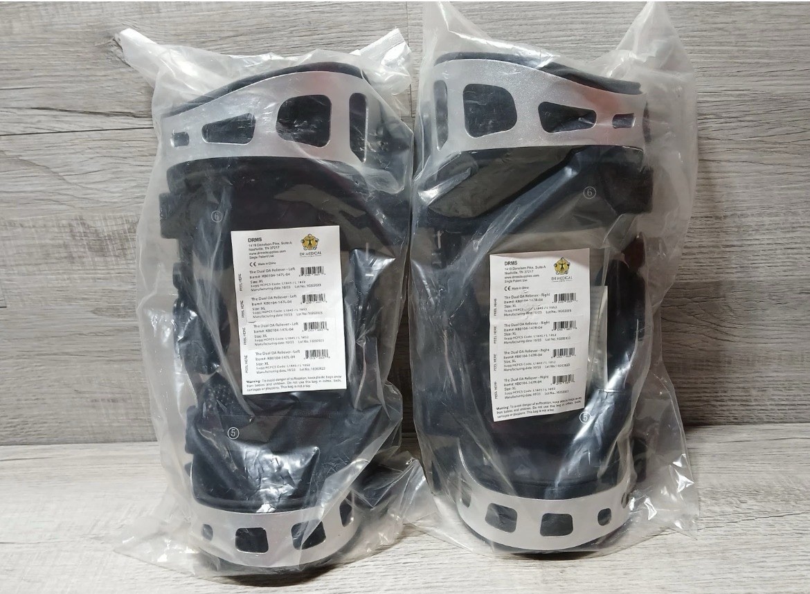 KNEE BRACES – MEDIUM – BOTH RIGHT AND LEFT KNEES- Hinged