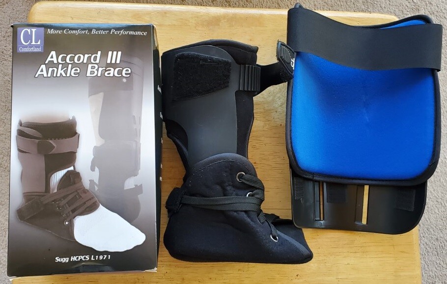 NEW Comfortland Accord III Medium Right Ankle Brace CL-301-3-R, with bonus brace
