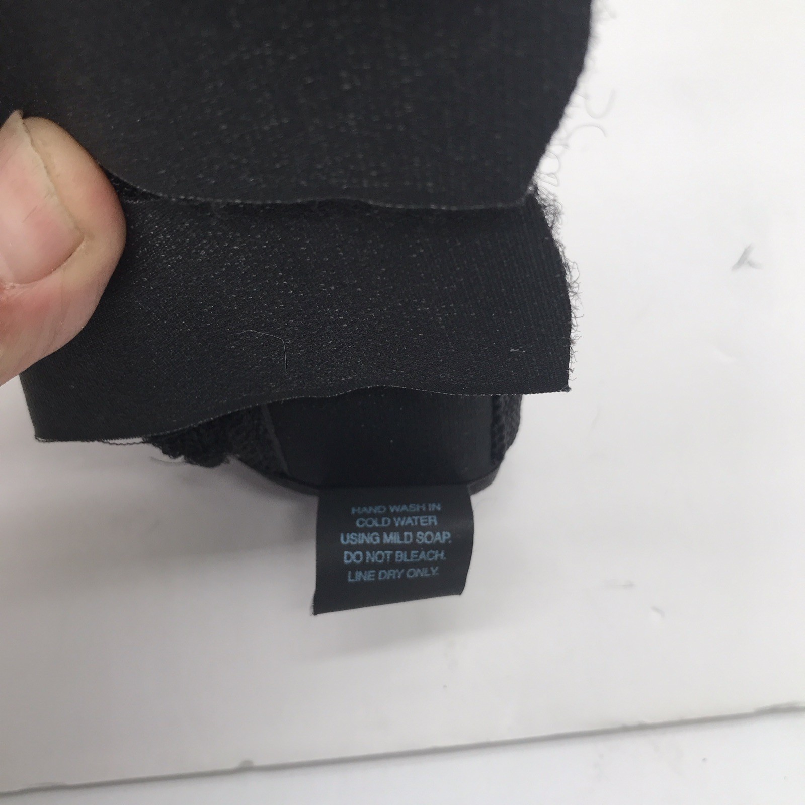 Formfit Small Adjustable Wrist Brace for Stabilization, Black/Blue