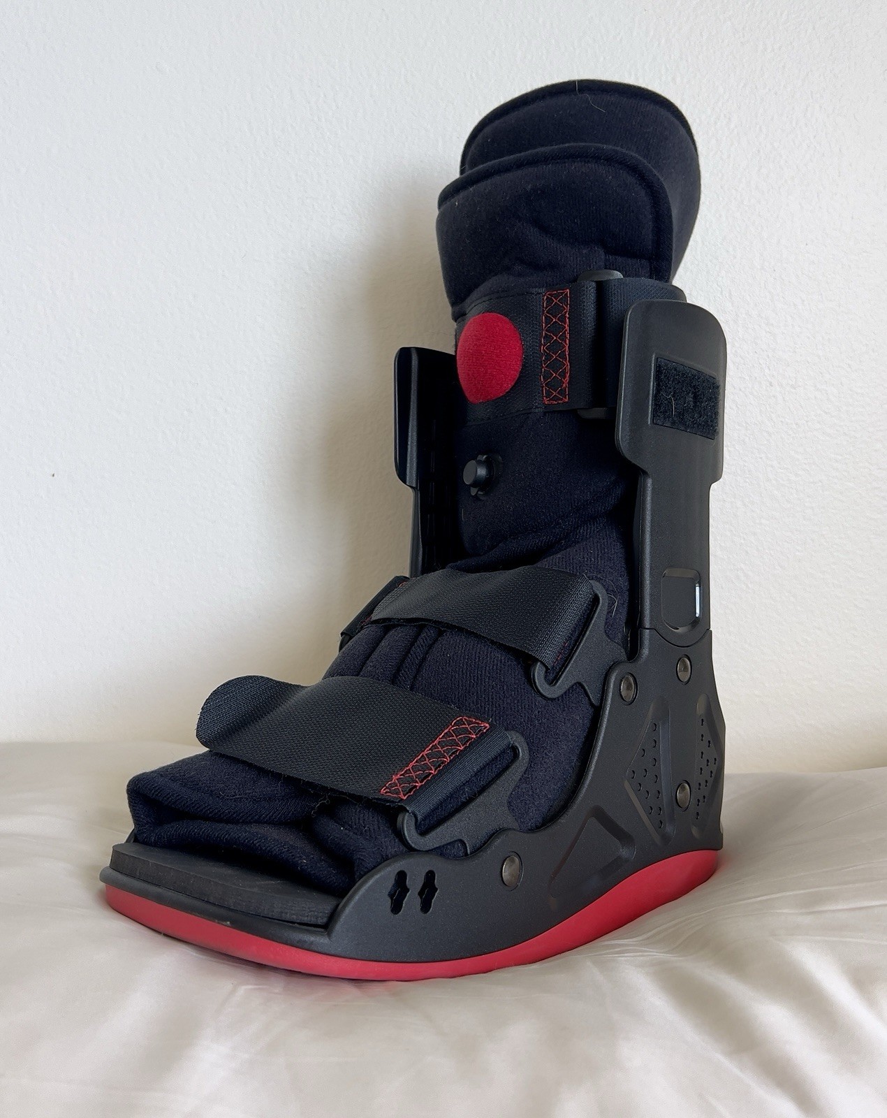 FREE SHIPPING XcelTrax Air Pump Ankle Walker Compression Boot SMALL. Excellent.