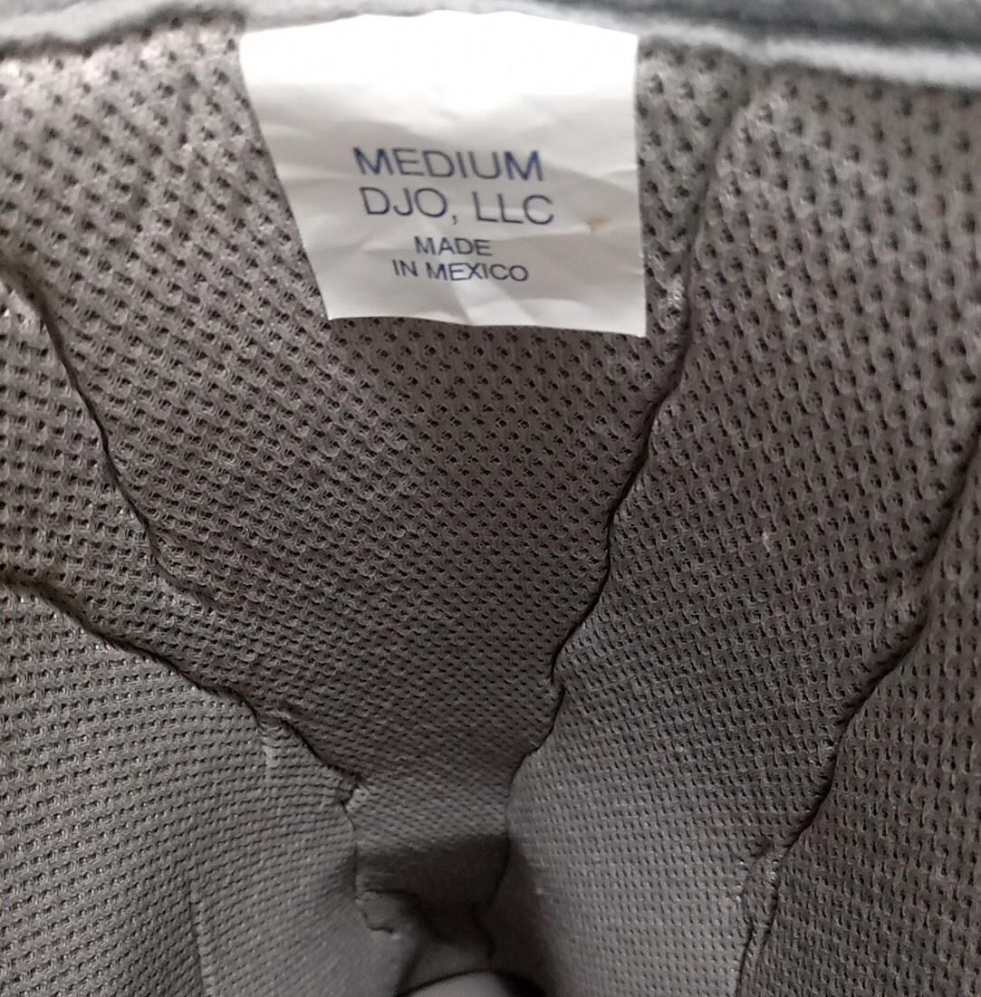 Aircast DJO Softstrike Inflatable Size Medium Gray Walking Boot w/locking Wheel