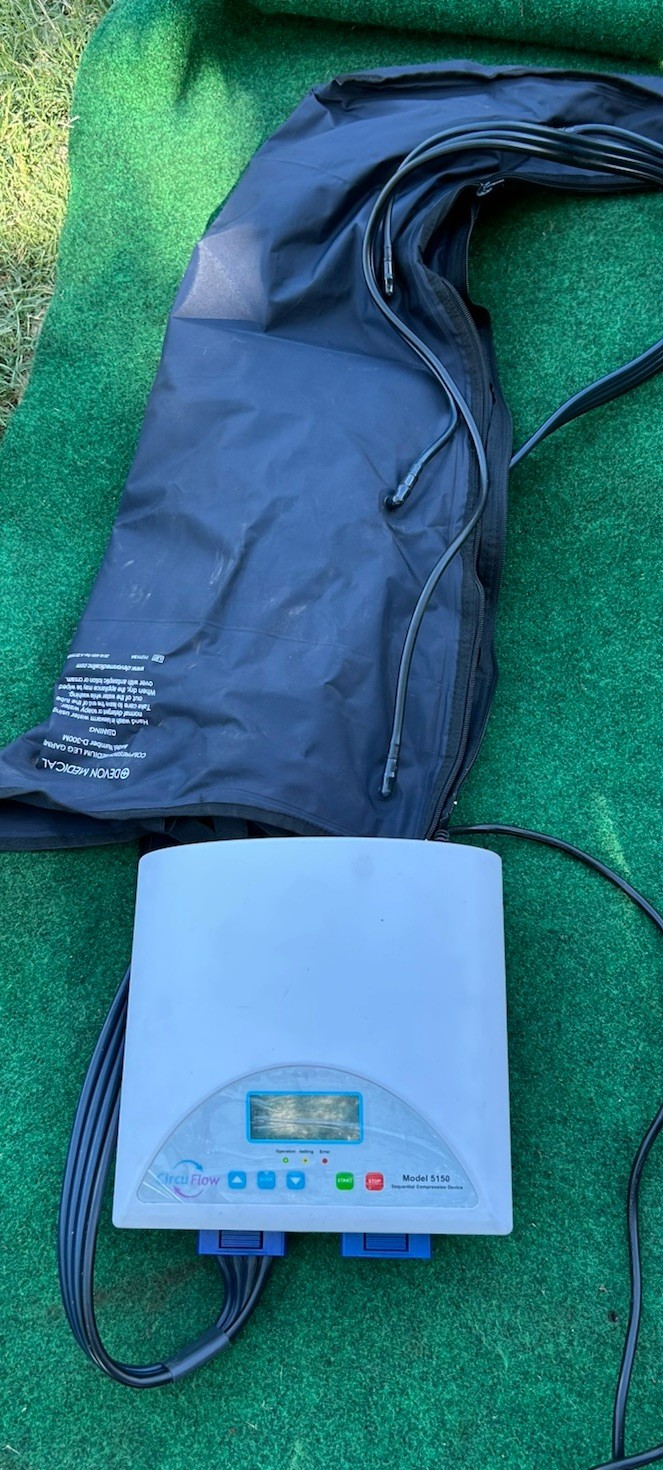 Devon CircuFlow 5150 Sequential Compression Device Pump Leg Sleeve Tested