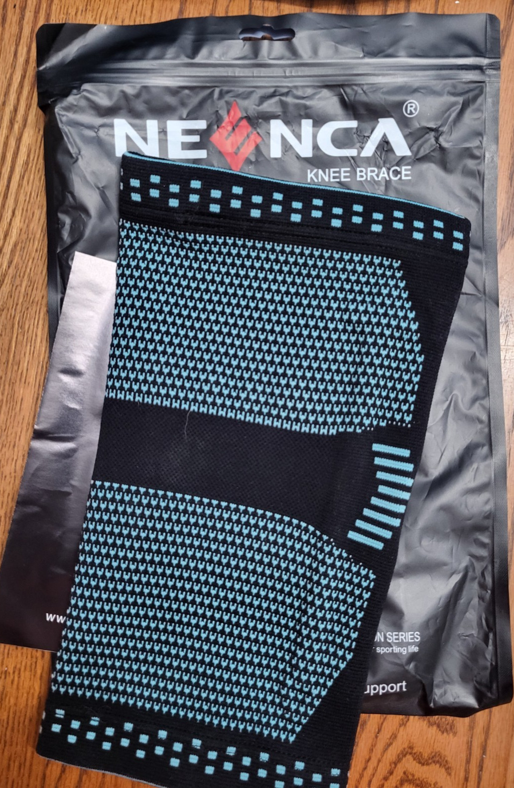 NEW Neenca (XL) Knee Brace Compression Sleeve Blue All Sports Patella Gel Pad