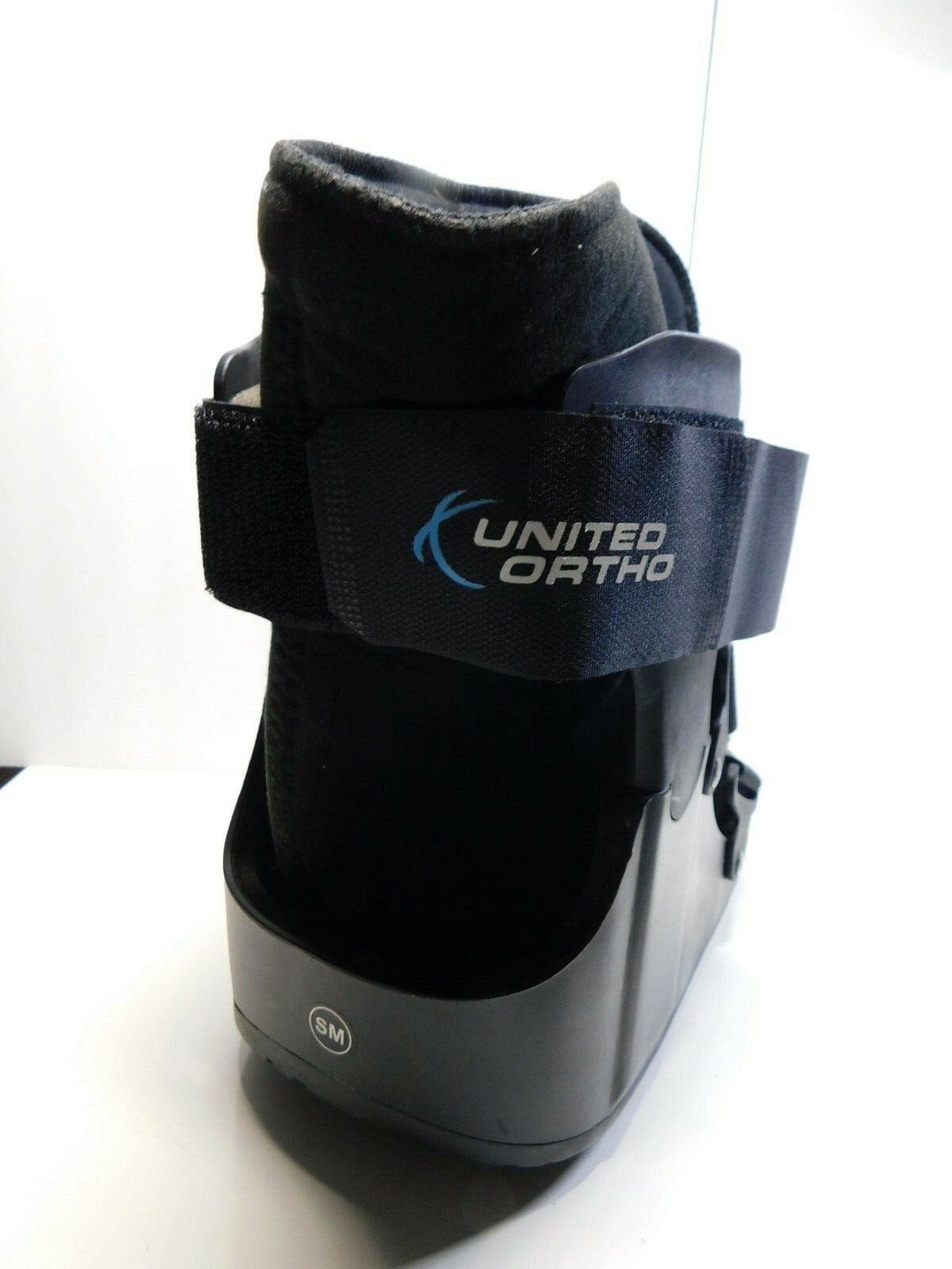 United Ortho USA14013 Short Cam Walker Fracture Boot, Small, Black