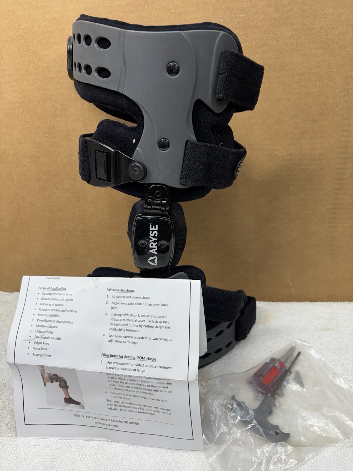 NIB! ARYSE AY-43-R Left OA Knee Brace